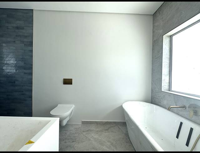 4 BEDROOM FREESTANDING FOR SALE IN SANDOWN